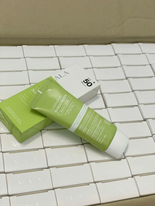 kem-chong-nang-neala-luminous-sunscreen-spf50-3